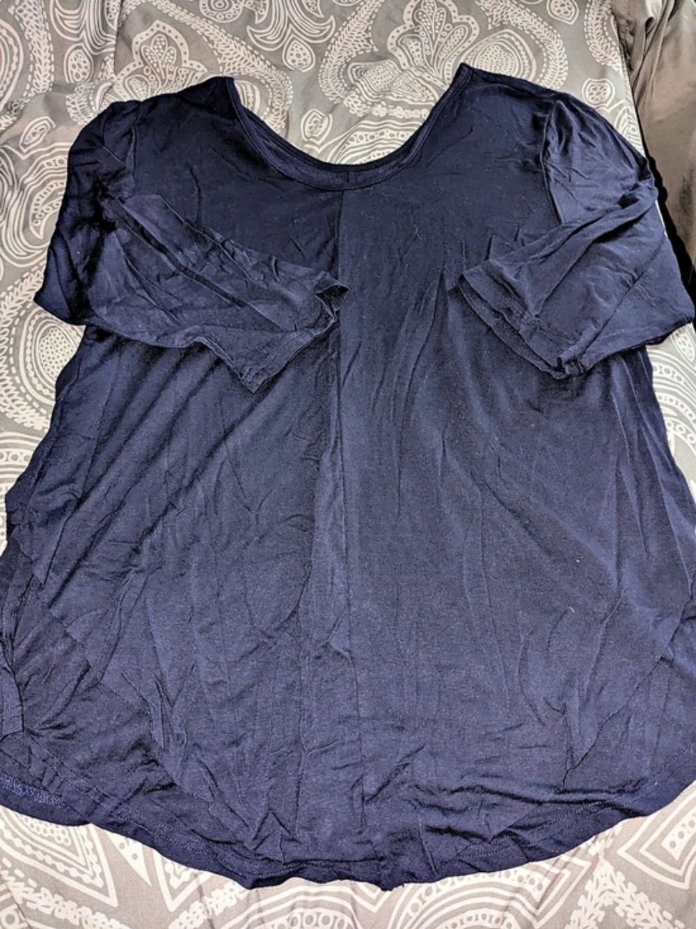 Simply Belle Short Sleeve Top in Blue Size Small Like New
